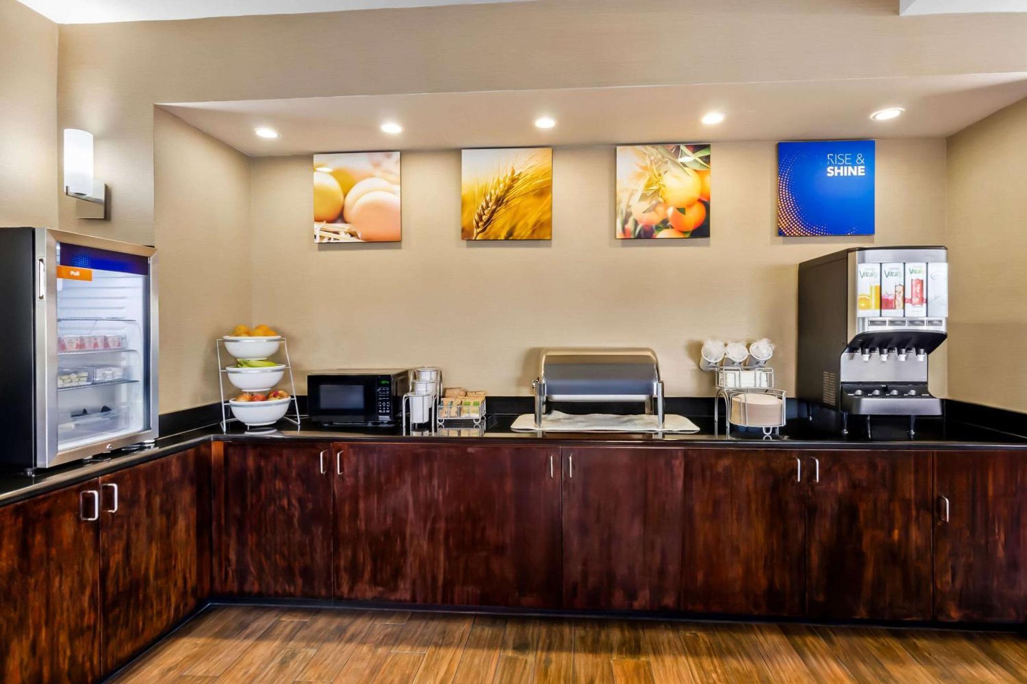 Comfort Suites Salem-Roanoke I-81 מראה חיצוני תמונה