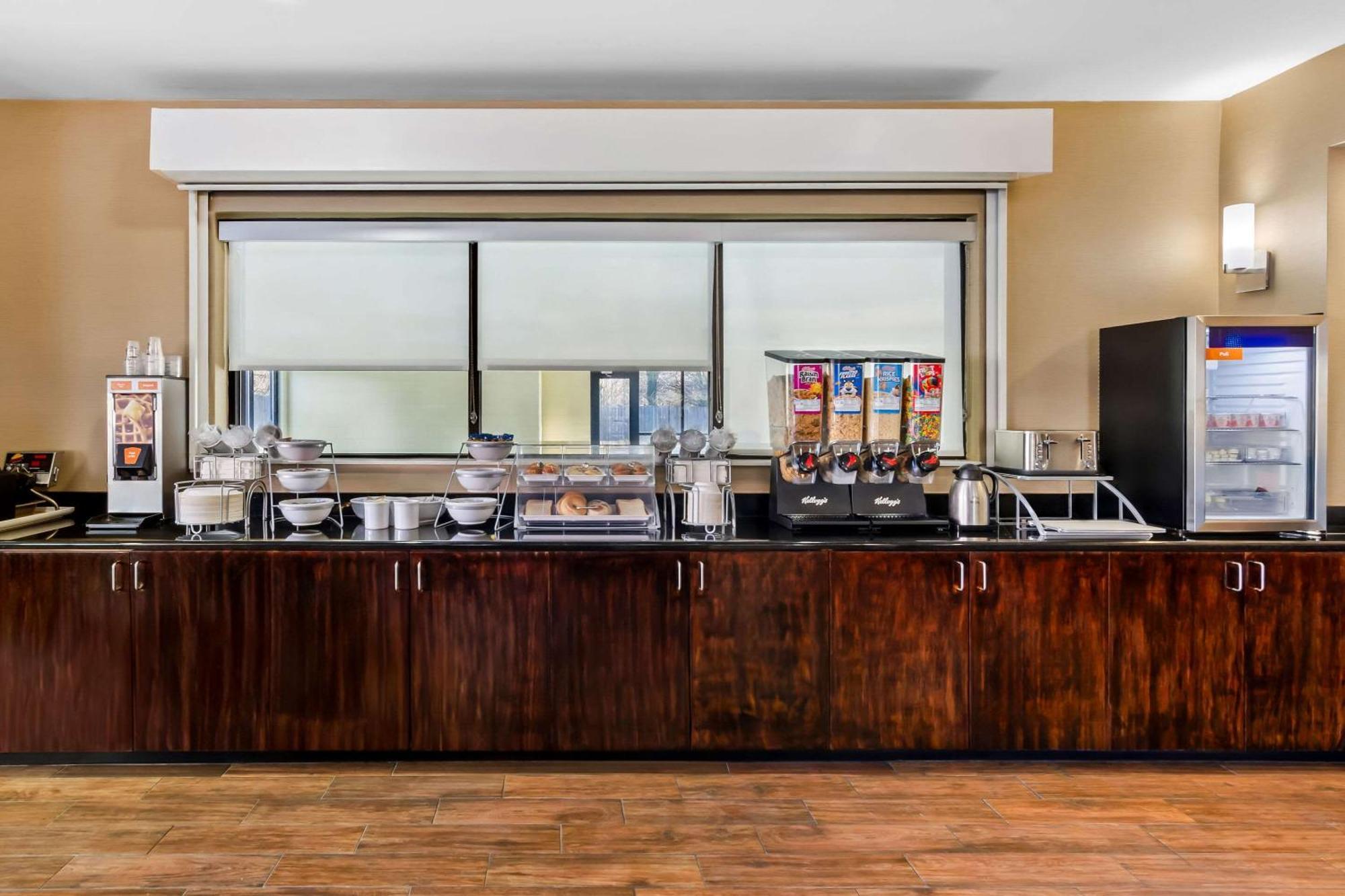 Comfort Suites Salem-Roanoke I-81 מראה חיצוני תמונה