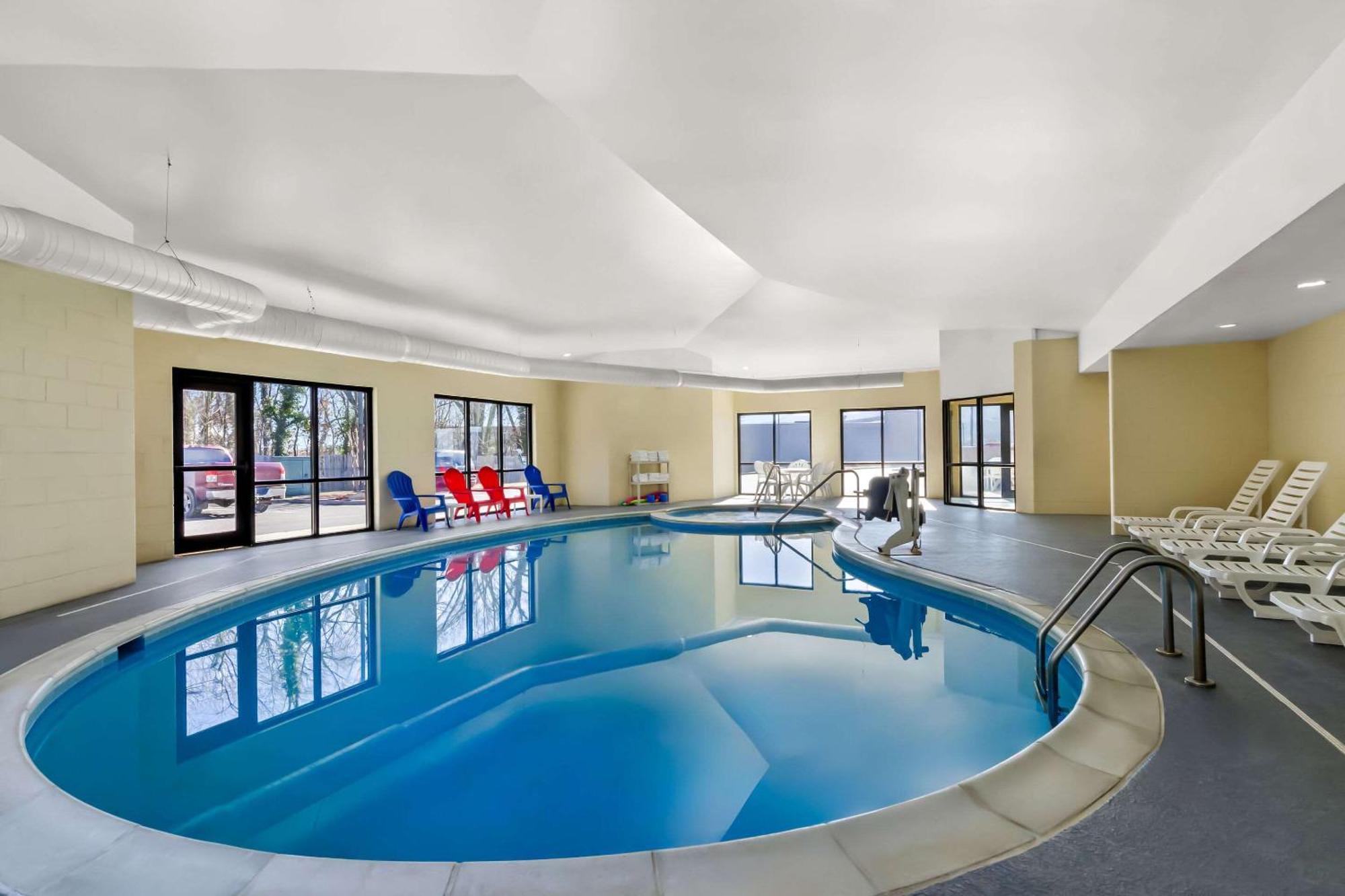 Comfort Suites Salem-Roanoke I-81 מראה חיצוני תמונה